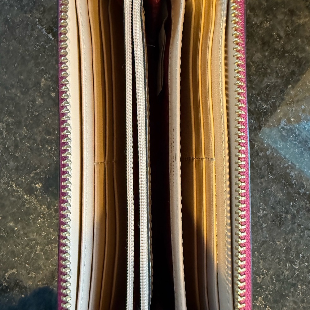 Kate Spade Wallet - Picture 4 of 4